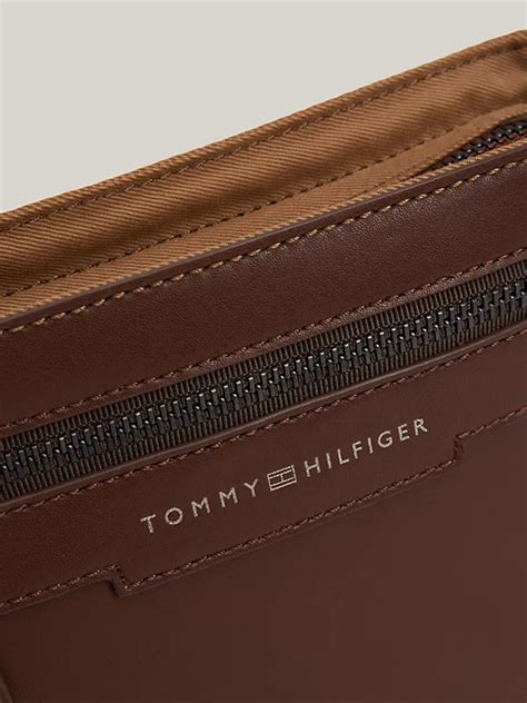 tommy hilfiger kleine tasche braun|Braune Tommy Hilfiger Handtaschen online kaufen .